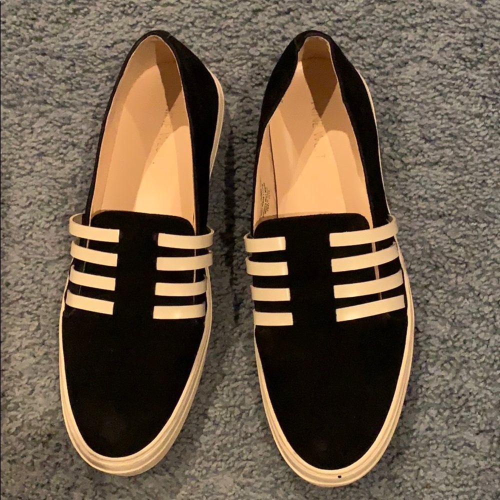 Women’s New 9 West Sneakers Size 10 B